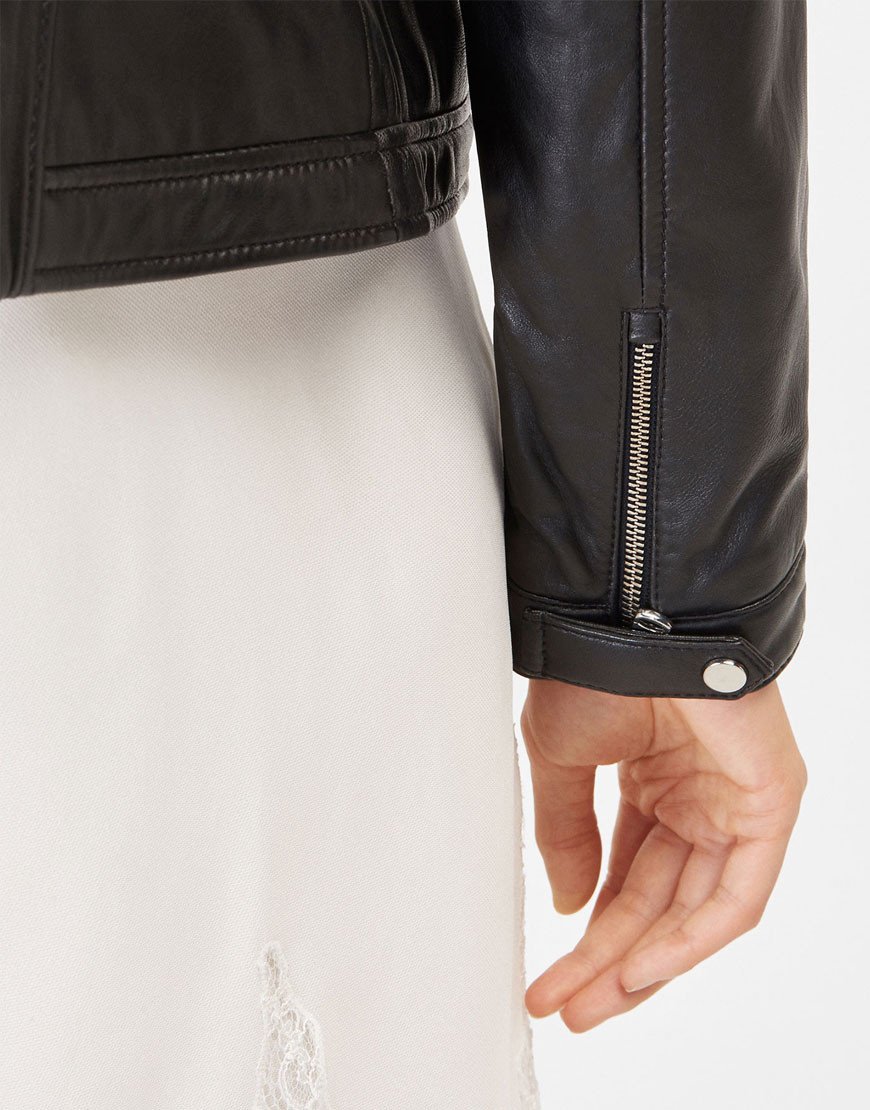 bluetooth biker napa detailed padden on the shoulder - demo-trendify (4)